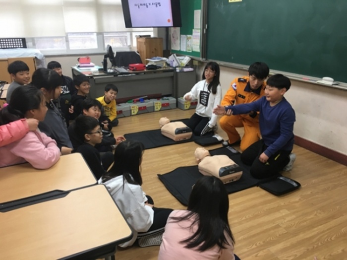 신안초등학교 이미지