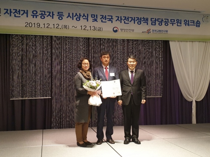진주이용 이미지