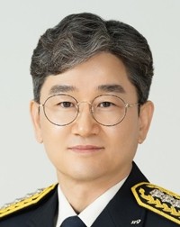 [������ Į��]<BR>�� ����, ������ ������ ��Ű�� ���ÿ� �ҹ�ü�